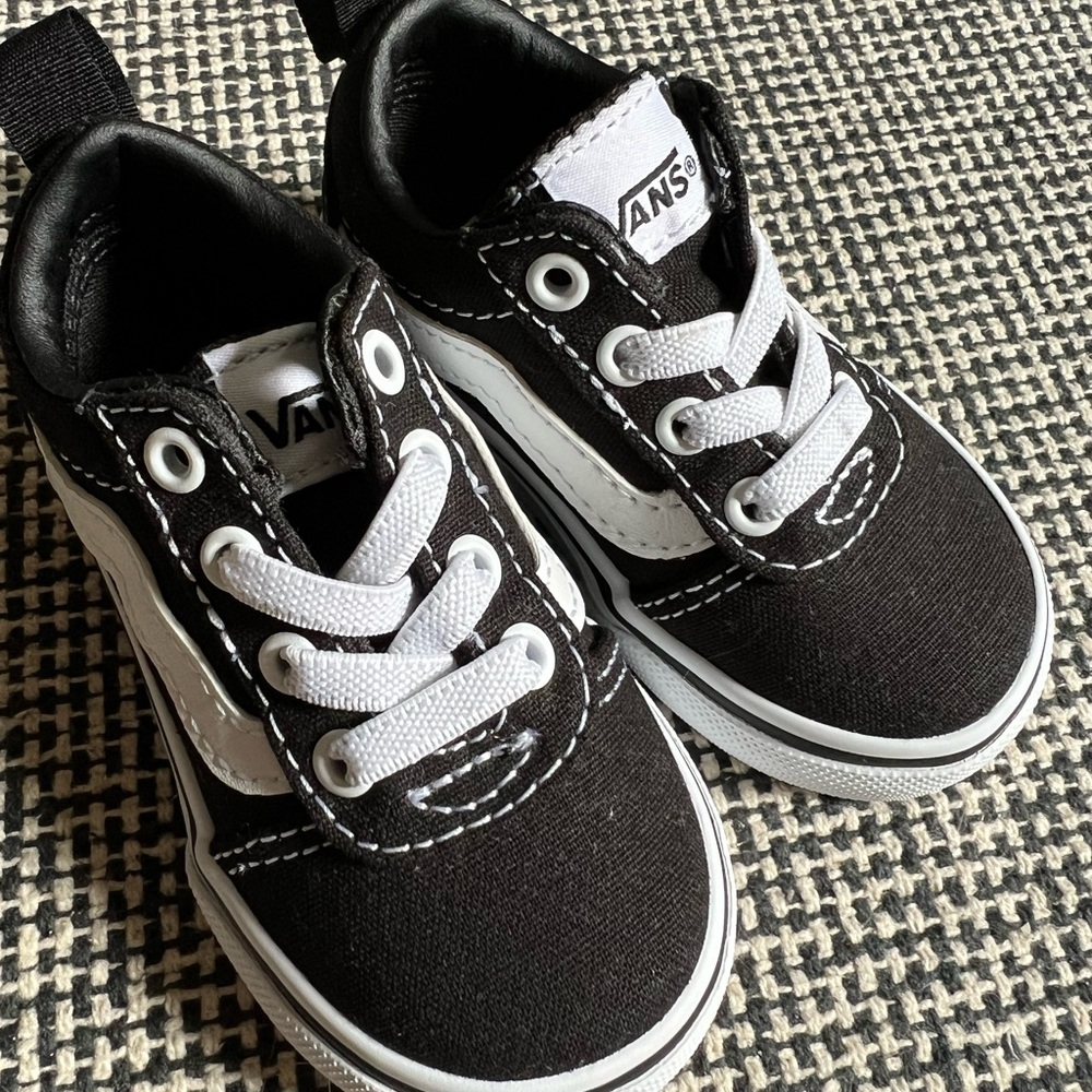 NWOT infant baby classic vans shoes